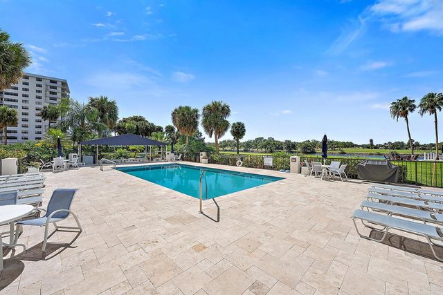356 GOLFVIEW Road 405, North Palm Beach, FL 33408