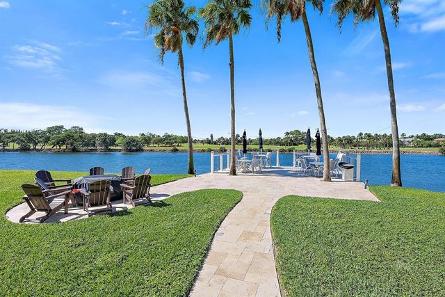 356 GOLFVIEW Road 405, North Palm Beach, FL 33408