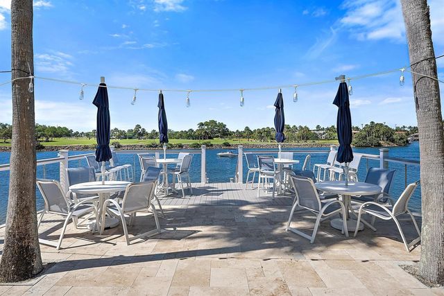 356 GOLFVIEW Road 405, North Palm Beach, FL 33408