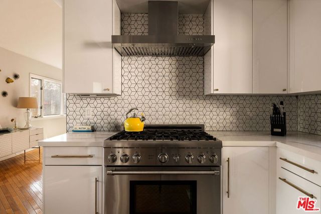 941 Cavanagh Road, Glendale, CA 91207