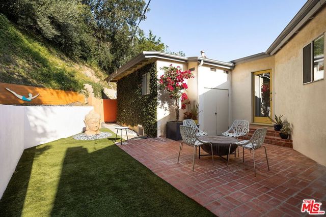 941 Cavanagh Road, Glendale, CA 91207