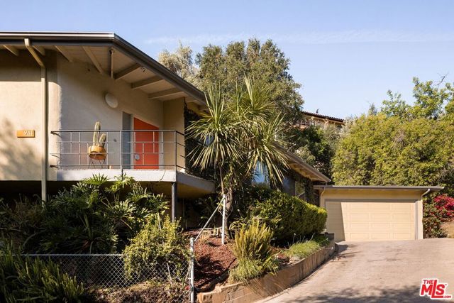 941 Cavanagh Road, Glendale, CA 91207