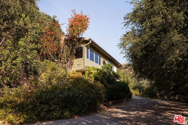 941 Cavanagh Road, Glendale, CA 91207