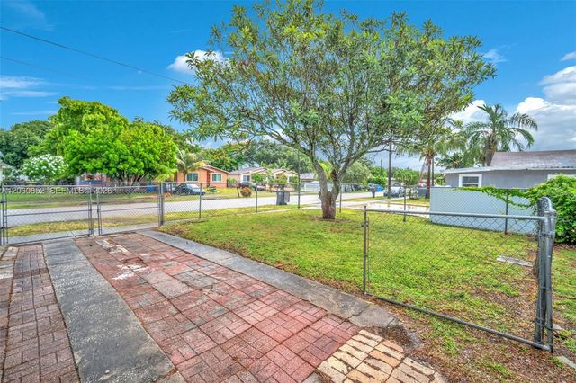 2301 SW 48th Avenue, West Park, FL 33023