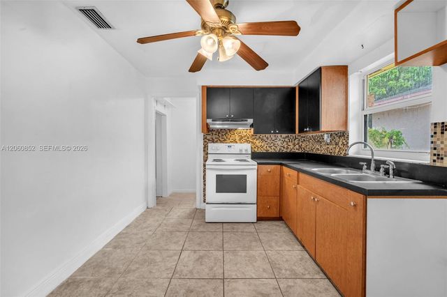 2301 SW 48th Avenue, West Park, FL 33023