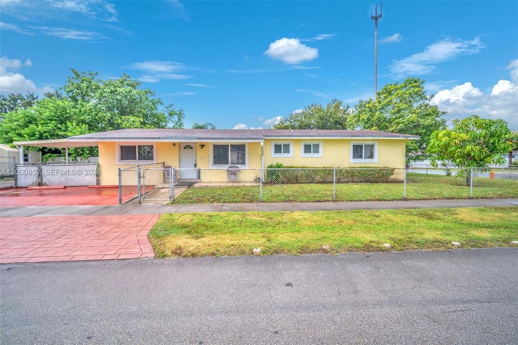 2301 SW 48th Avenue, West Park, FL 33023