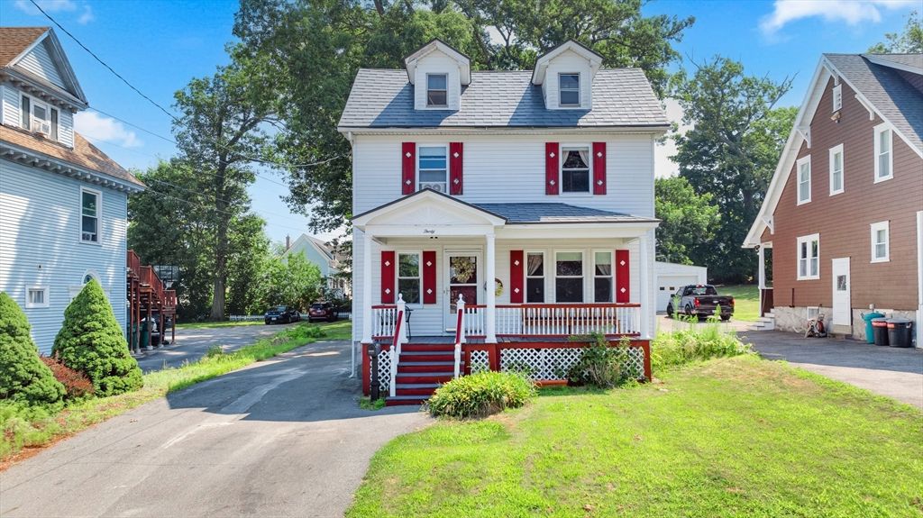 30 Livingston Ave, Lowell, MA 01851