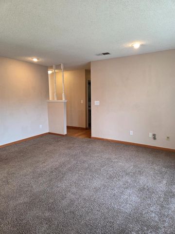 2889 Adrian Circle, Hanford, CA 93230