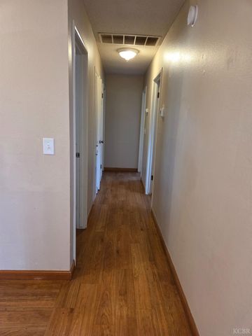 2889 Adrian Circle, Hanford, CA 93230