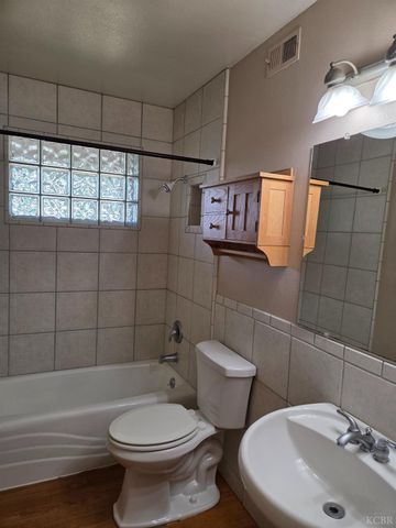 2889 Adrian Circle, Hanford, CA 93230