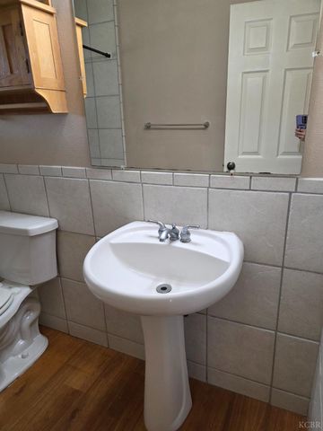 2889 Adrian Circle, Hanford, CA 93230