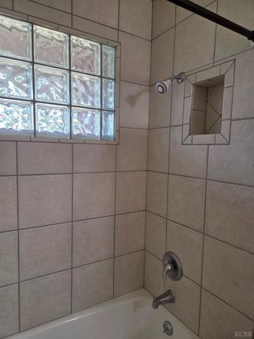 2889 Adrian Circle, Hanford, CA 93230