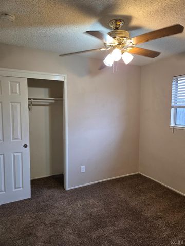 2889 Adrian Circle, Hanford, CA 93230