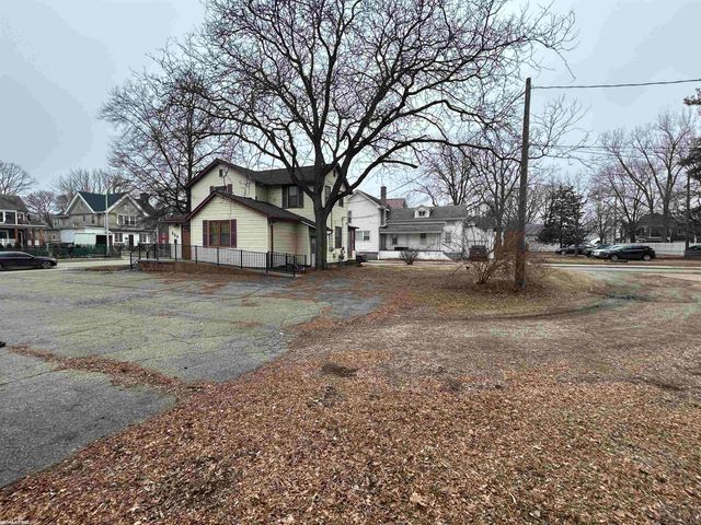 220 Cass Avenue, Mount Clemens, MI 48043