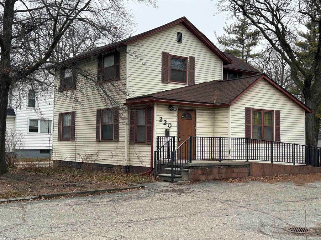 220 Cass Avenue, Mount Clemens, MI 48043