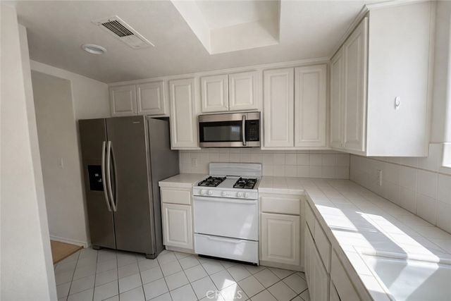 1811 Manning 302, Los Angeles, CA 90025