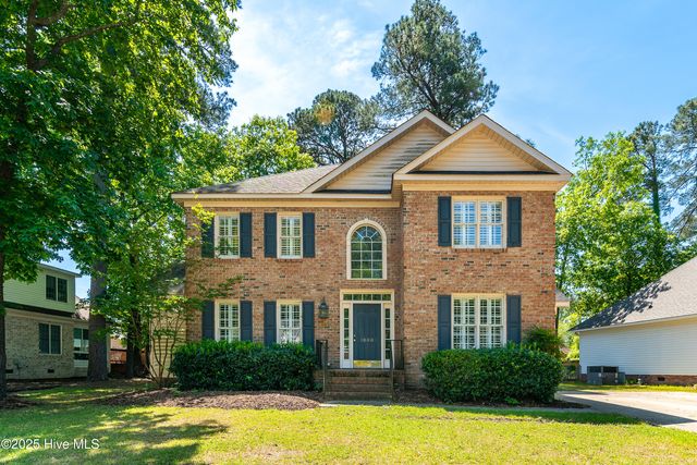 1800 Muirfield Drive, Greenville, NC 27858