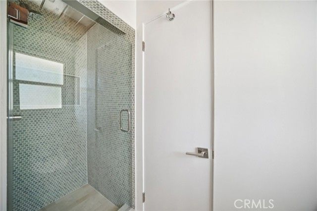 8061 Hesperia, Reseda (los Angeles), CA 91335