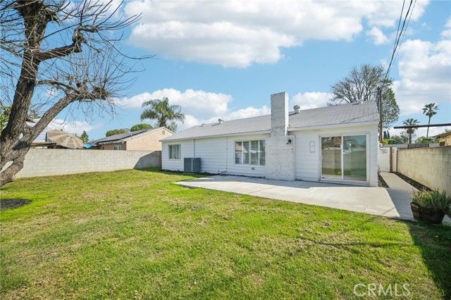 8061 Hesperia, Reseda (los Angeles), CA 91335
