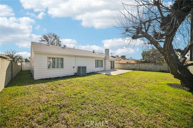8061 Hesperia, Reseda (los Angeles), CA 91335