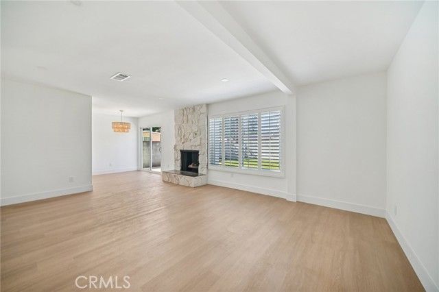 8061 Hesperia, Reseda (los Angeles), CA 91335