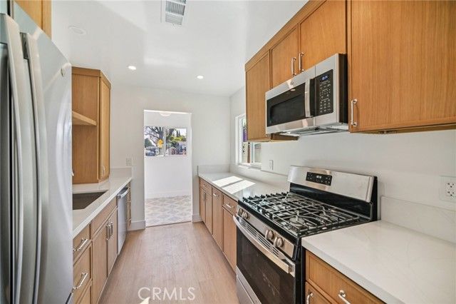 8061 Hesperia, Reseda (los Angeles), CA 91335