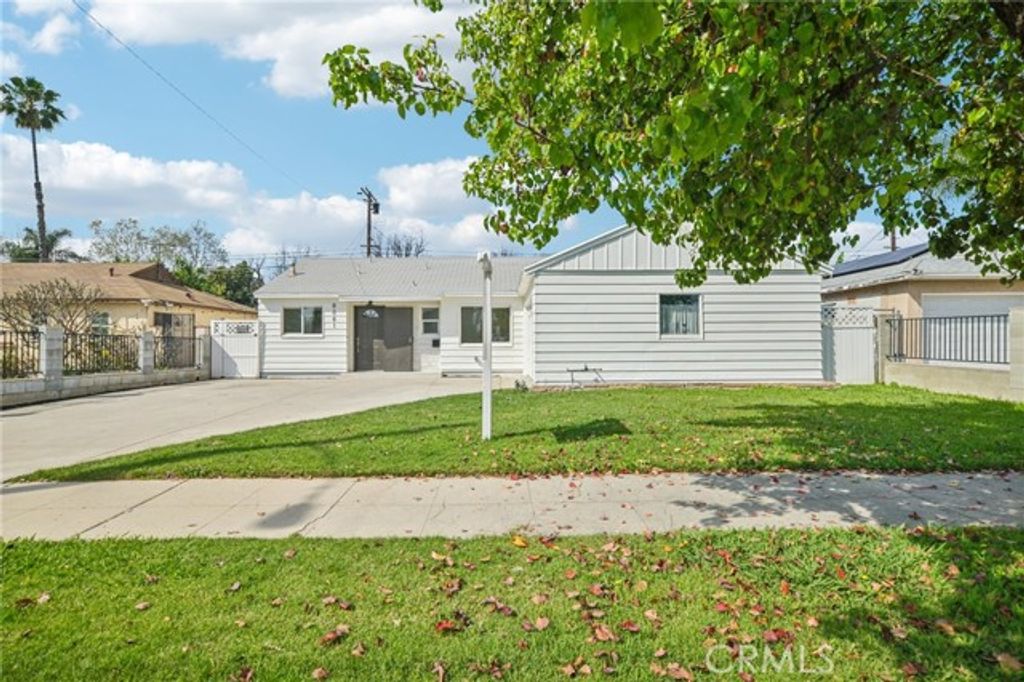 8061 Hesperia, Reseda (los Angeles), CA 91335