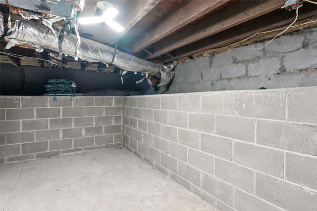 223 W Broadway Street, Colfax, IA 50054