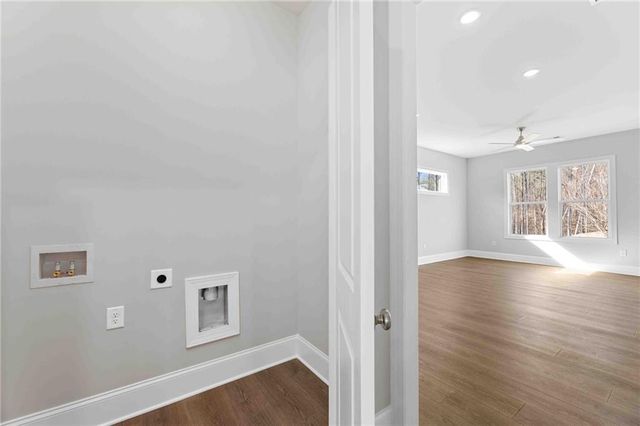 715 Crest Line Trl Trail, Powder Springs, GA 30127