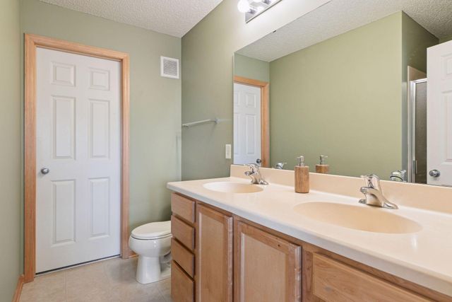 4675 Victor Path 5, Hugo, MN 55038