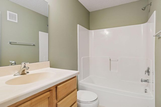 4675 Victor Path 5, Hugo, MN 55038