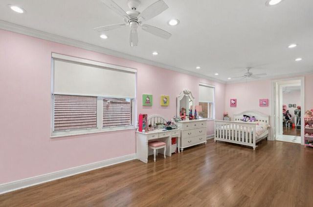 19234 S Creekshore Court, Boca Raton, FL 33498