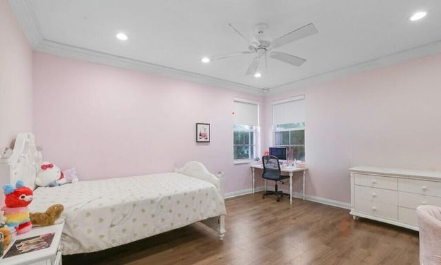 19234 S Creekshore Court, Boca Raton, FL 33498