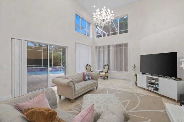 19234 S Creekshore Court, Boca Raton, FL 33498