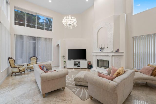 19234 S Creekshore Court, Boca Raton, FL 33498