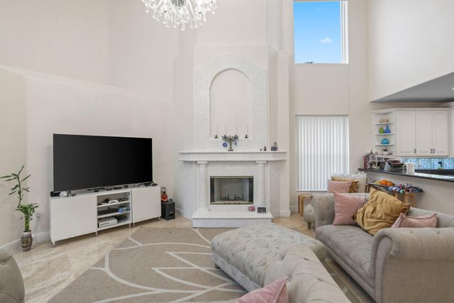 19234 S Creekshore Court, Boca Raton, FL 33498