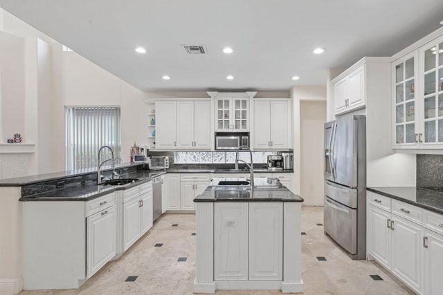 19234 S Creekshore Court, Boca Raton, FL 33498