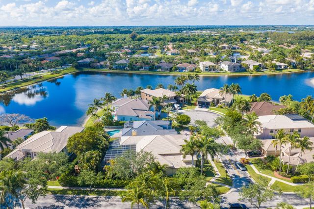19234 S Creekshore Court, Boca Raton, FL 33498