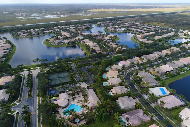 19234 S Creekshore Court, Boca Raton, FL 33498