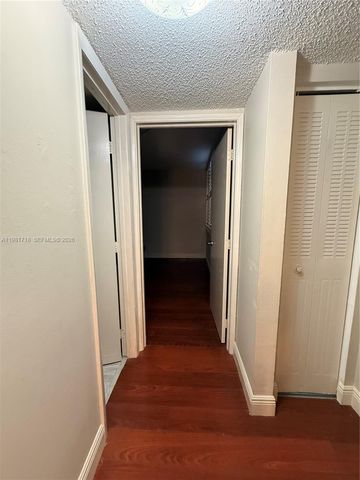 9450 Live Oak Pl 104, Davie, FL 33324