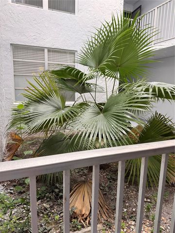 9450 Live Oak Pl 104, Davie, FL 33324