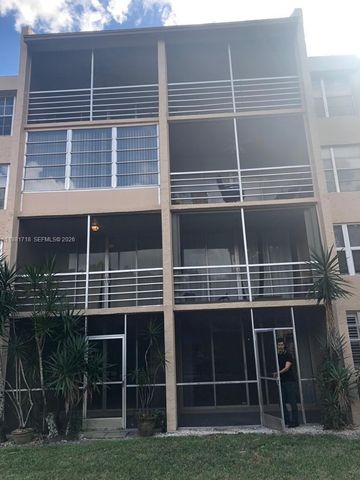 9450 Live Oak Pl 104, Davie, FL 33324