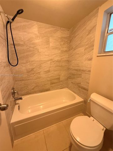 9450 Live Oak Pl 104, Davie, FL 33324