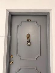 9450 Live Oak Pl 104, Davie, FL 33324