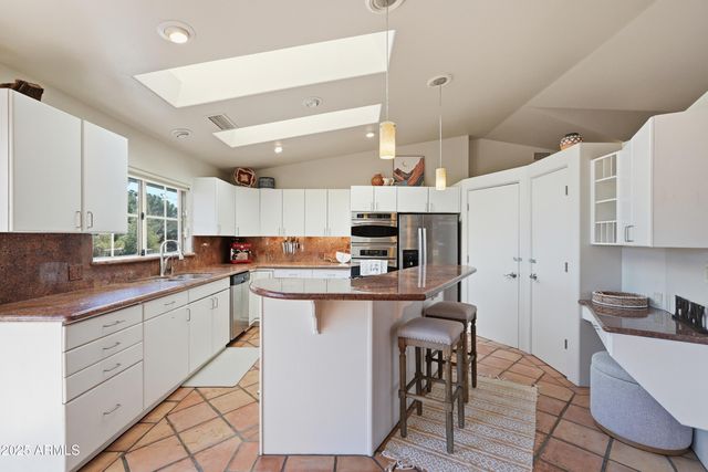 15 DRUM BEAT Circle, Sedona, AZ 86336