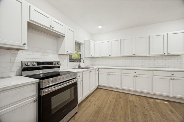 423 W Munson Street, Denison, TX 75020