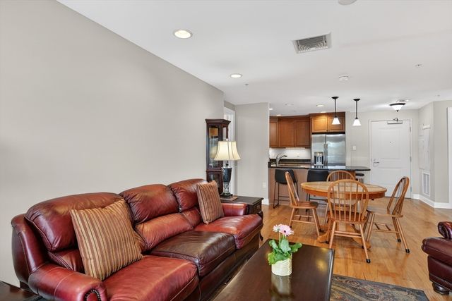 235 Cambridge Street 202, Burlington, MA 01803