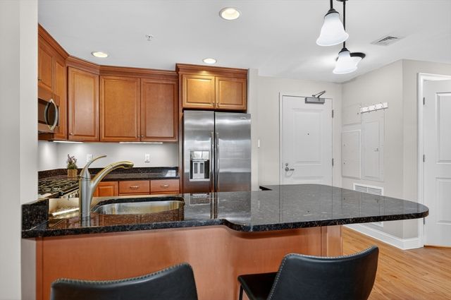 235 Cambridge Street 202, Burlington, MA 01803