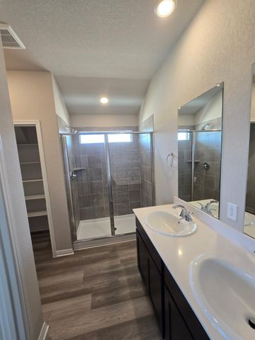 5100 Stockton LN, Del Valle, TX 78617