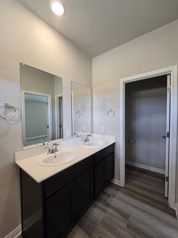 5100 Stockton LN, Del Valle, TX 78617